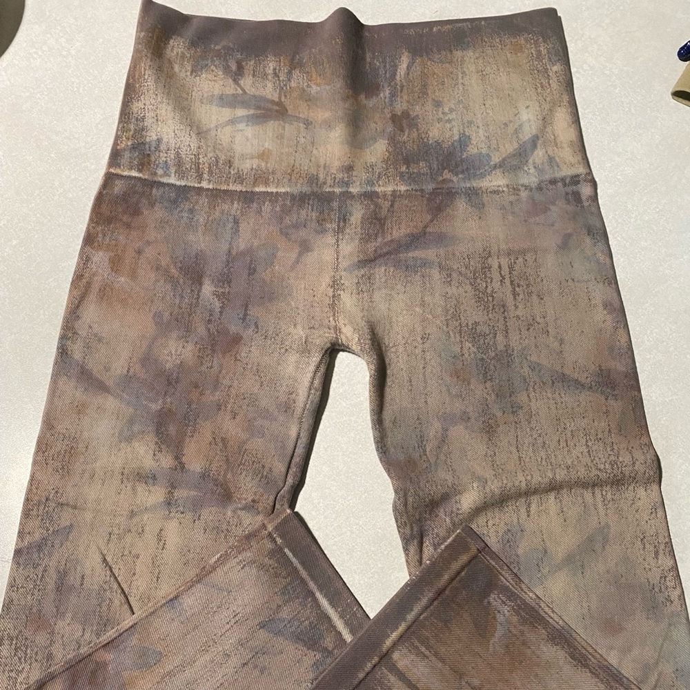 M. Rena leggings worn once. One size. Beautiful colors with super cool design.